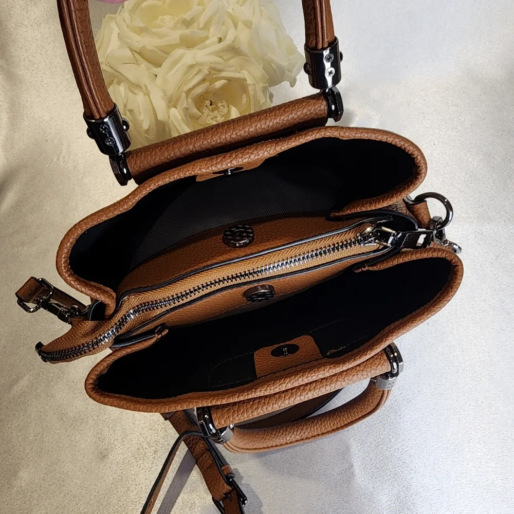🐝 New Crossbody Handbag 👜 Beautiful Vegan Leather Removable strap